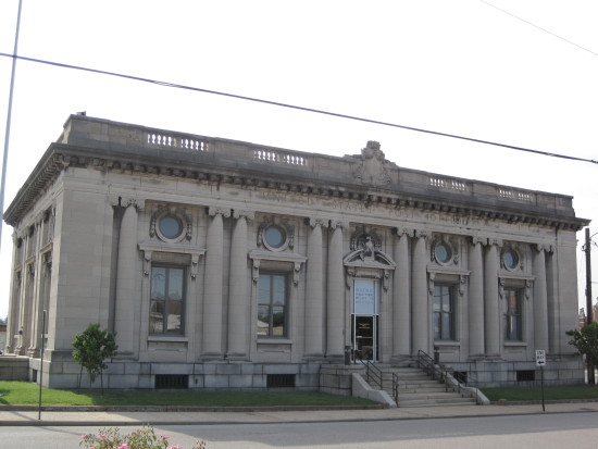 The former Belleville Post Office (1911) is included within the District.